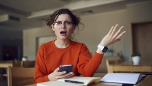 Смартфоны подслушивают и подглядывают за нами?